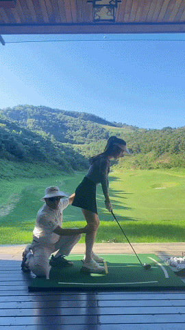 这个车模姐姐这么熟悉呢